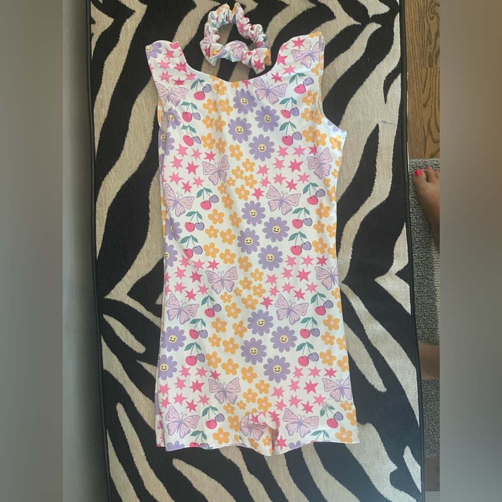 Gymnastics leotard and matching scrunchie